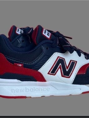New Balance Navy 997H Navy Trainers (NWOT)